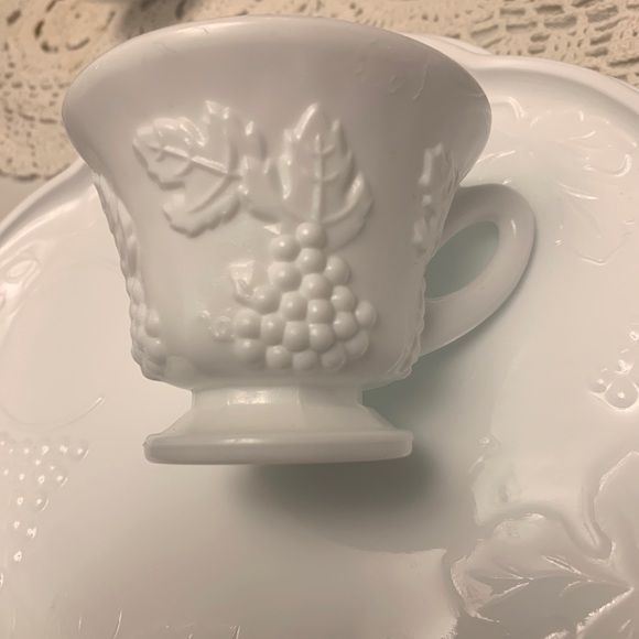 Indiana Colony Milk Glass White Harvest Grape Set